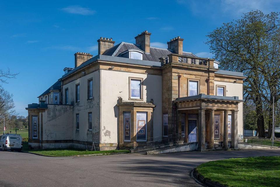 Grant Lodge was constructed between 1766 and 1790 for James Grant, the MP for Elginshire. The lodge was donated to the Elgin town in 1903, and was the house of the Elgin library until the early 2000s.
