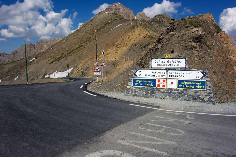 On the road: Col du Galibier from Valloire