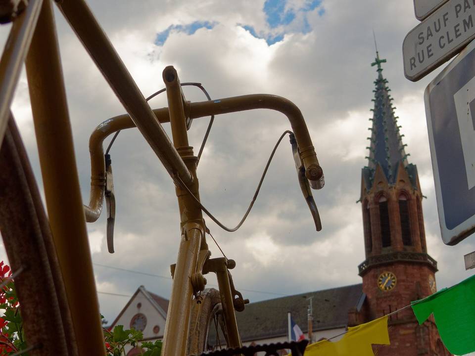 Tour de France Femmes 2022 : étape 7 : à Willer-sur-Thur : décorations.
